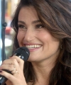 1D274907321463-toda-idina-141201-01_fit-2000w.jpg