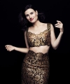 3-idina-menzel-portrait-billboard-400.jpg