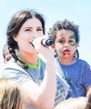 Idina-Menzel-sang-her-son-Walker-Diggs.jpg