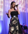 Idina_in_Pittsburgh_281229.JPG