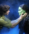 idina-menzel~0.jpg