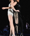 rs_634x1024-151101081307-634_taylor-swift-idina_cm_11115.jpg